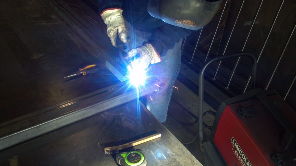 Welding mitred steel tubing