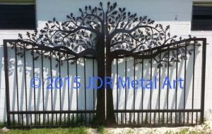 Wisconsin plasma cut oak tree custom driveway gate by JDR Metal Art 2015