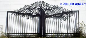 Wisconsin Driveway Gate with Oak Tree and Pickets by JDR Metal Art 2014