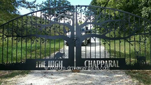 Creative tree themed driveway gates for Missouri entrance.