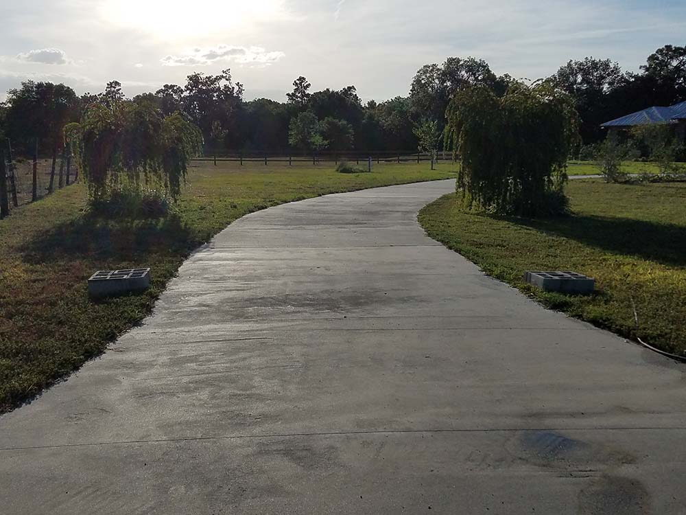 Driveway entrance with block column foundation