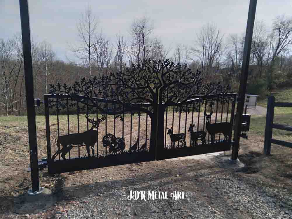 Liftmaster LA 500 driveway gates by JDR Metal Art