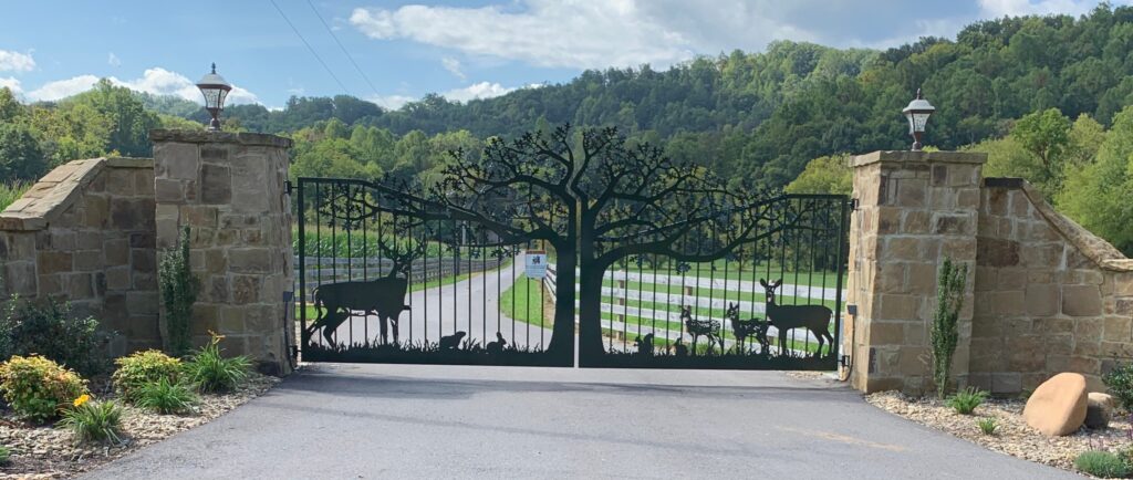 Ornamental driveway gates JDR Metal Art